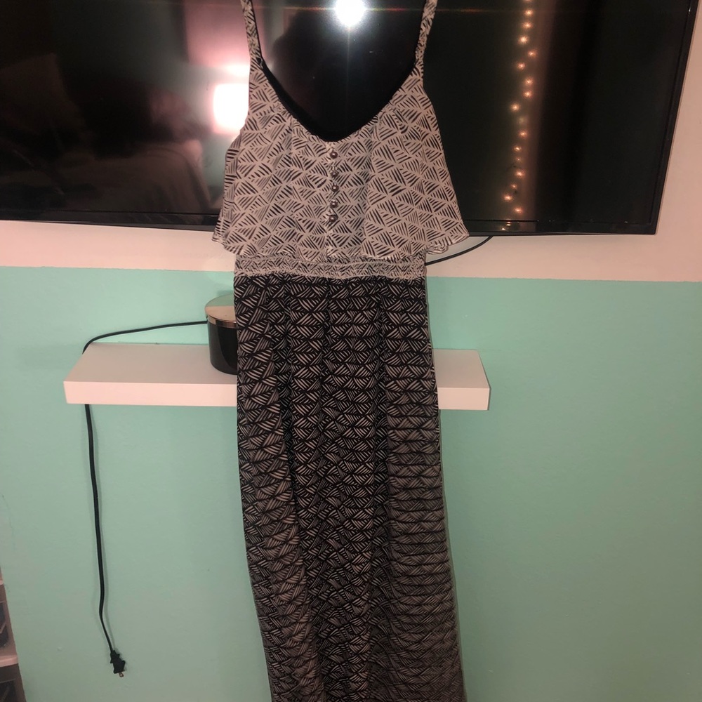 Cute maxi dress!
